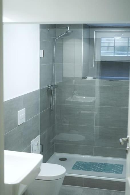 Central, Cozy & Beautiful Designed 2-Rooms Apt. Near River برلين المظهر الخارجي الصورة