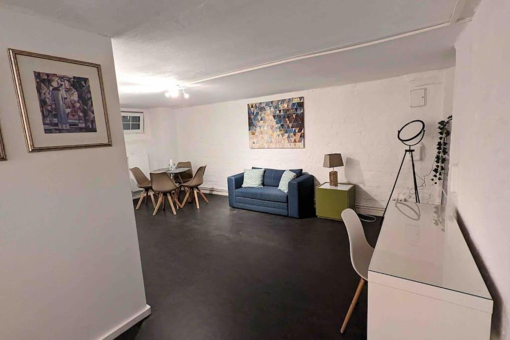 Central, Cozy & Beautiful Designed 2-Rooms Apt. Near River برلين المظهر الخارجي الصورة