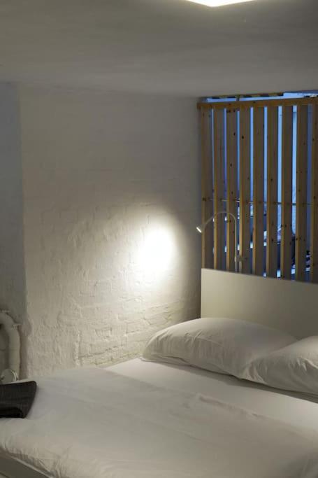Central, Cozy & Beautiful Designed 2-Rooms Apt. Near River برلين المظهر الخارجي الصورة