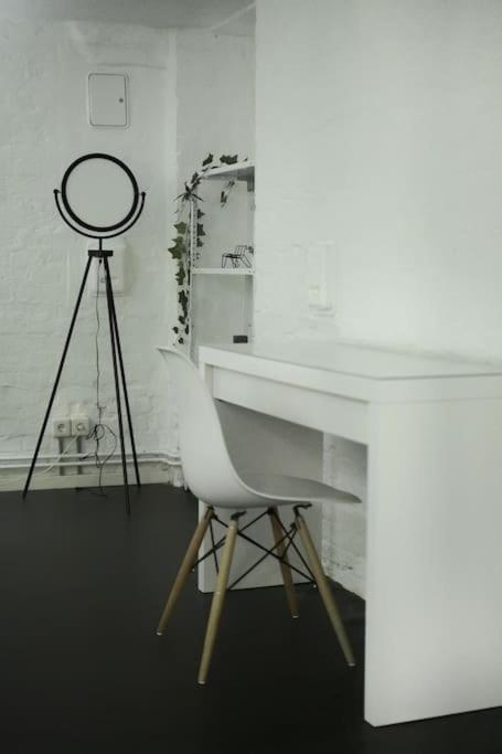 Central, Cozy & Beautiful Designed 2-Rooms Apt. Near River برلين المظهر الخارجي الصورة
